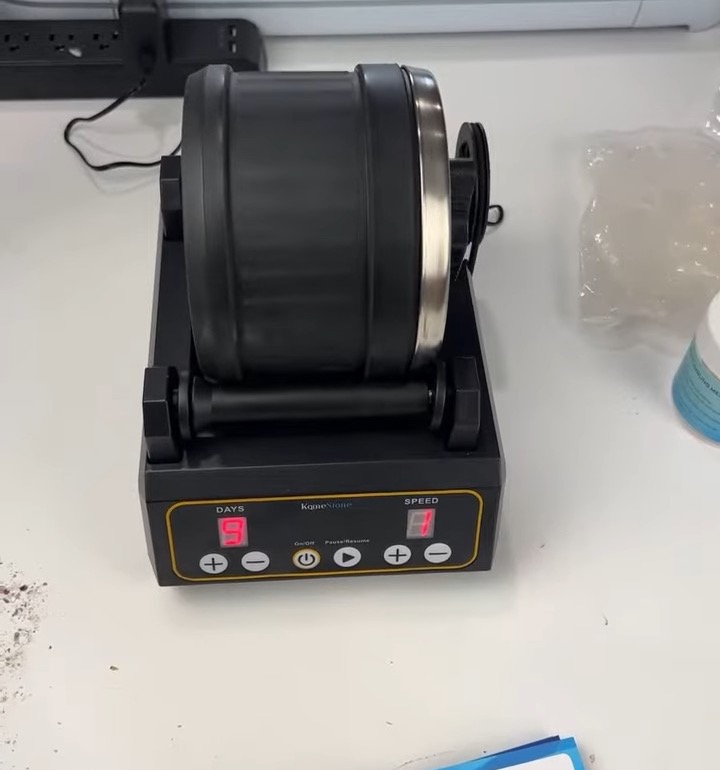 KomeStone K2 Elite brushless rock tumbler with barrel mounted on rollers